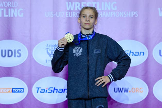 U17, U 17 Wrestling European Championships Podium 43kg WW - Gold: Daria Maslennikova (RUS)