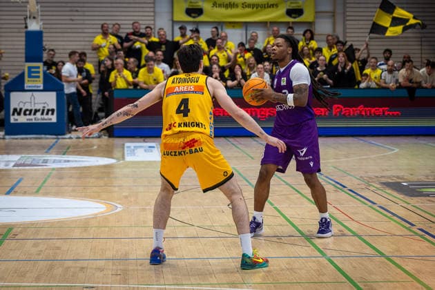 Gian Bahattin Aydinoglu (Bozic Estriche Knights Kirchheim, 04) Jordan Sears (BG Goettingen, 03) GER, Bozic Estriche Knights Kirchheim vs. BG Goettingen, BARMER 2. Basketball Bundesliga, Playoffs Spiel 4, Saison 2025 2026, 14.05.2026 GER, Bozic Estriche Knights Kirchheim vs. BG Goettingen, BARMER 2. Basketball Bundesliga, Playoffs Spiel 4, Saison 2025 2026, 14.05.2026 Goeppingen Copyright: xEibner-Pressefoto NinaxSanderx EP_NSR