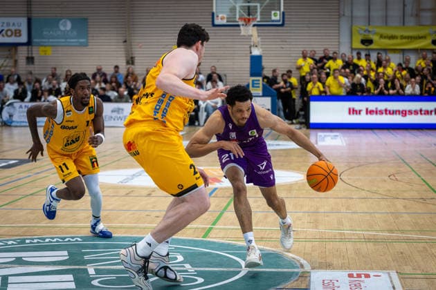 Tyrel Maurice Morgan (Bozic Estriche Knights Kirchheim, 11) Nicolas Bretzel (Bozic Estriche Knights Kirchheim, 21) Zach Jackson (BG Goettingen, 21) GER, Bozic Estriche Knights Kirchheim vs. BG Goettingen, BARMER 2. Basketball Bundesliga, Playoffs Spiel 4, Saison 2025 2026, 14.05.2026 GER, Bozic Estriche Knights Kirchheim vs. BG Goettingen, BARMER 2. Basketball Bundesliga, Playoffs Spiel 4, Saison 2025 2026, 14.05.2026 Goeppingen Copyright: xEibner-Pressefoto NinaxSanderx EP_NSR