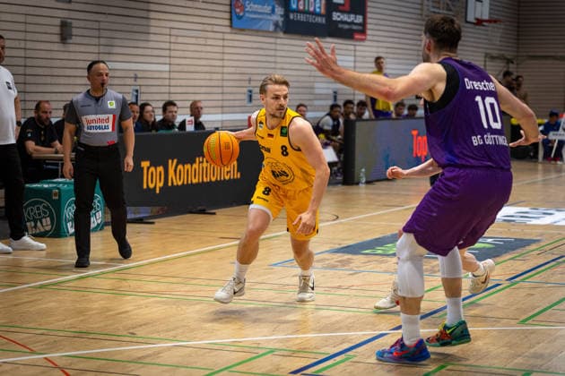Lucas Mayer (Bozic Estriche Knights Kirchheim, 08) Hendrik Helge Drescher (BG Goettingen, 10) GER, Bozic Estriche Knights Kirchheim vs. BG Goettingen, BARMER 2. Basketball Bundesliga, Playoffs Spiel 4, Saison 2025 2026, 14.05.2026 GER, Bozic Estriche Knights Kirchheim vs. BG Goettingen, BARMER 2. Basketball Bundesliga, Playoffs Spiel 4, Saison 2025 2026, 14.05.2026 Goeppingen Copyright: xEibner-Pressefoto NinaxSanderx EP_NSR
