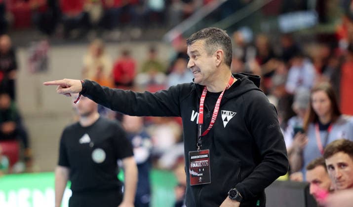 Stuttgart , Futsal Bundesliga Finale Deutsche Meisterschaft Spiel 2 , TSV Weilimdorf vs. HOT 05 Futsal , Trainer Vojkan Vukmirovic ( Weil )