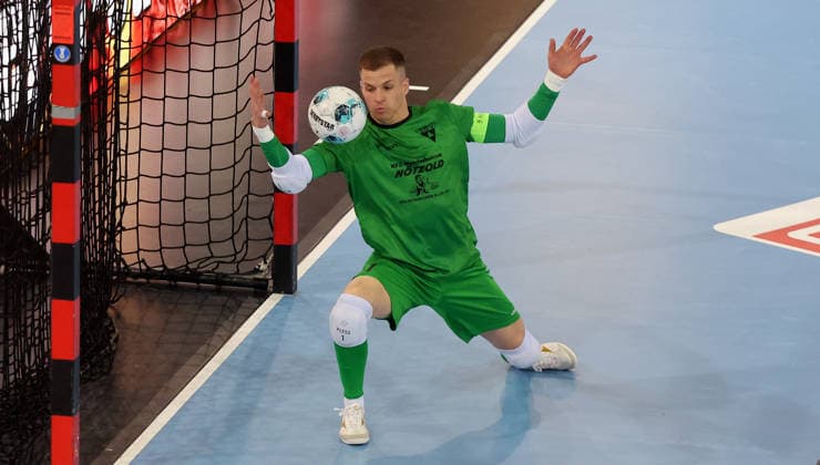 Stuttgart , Futsal Bundesliga Finale Deutsche Meisterschaft Spiel 2 , TSV Weilimdorf vs. HOT 05 Futsal , Philipp Pless ( Weil )