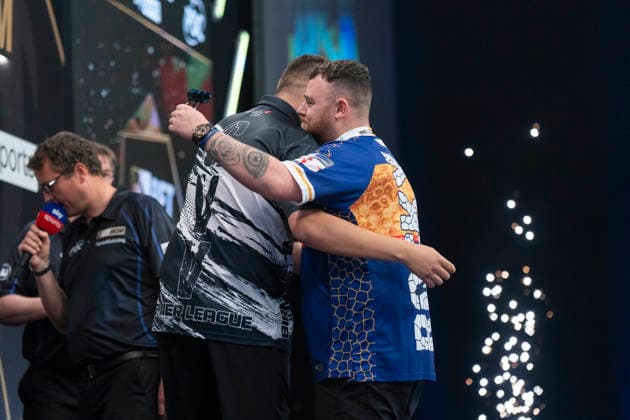 2026 BetMGM Premier League Darts, Night 15, Birmingham Gian van Veen and Josh Rock hug after their match during the 2026 BetMGM Premier League Darts, Night 15 at the Utilita Arena, Birmingham, England on 14 May 2026 Credit: Alex Young Every Second Media Editorial use only. All images are copyright Every Second Media Limited. No images may be reproduced without prior permission. Copyright: xIMAGO EveryxSecondxMediax ESM-1992-0007 AlexxYoungx xEveryxSecondxMediax