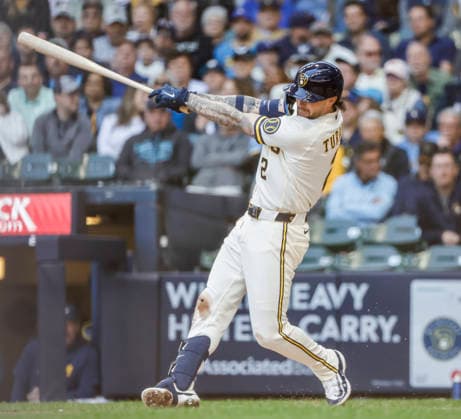 Milwaukee Brewers second baseman Brice Turang hits a two RBI double in the second inning of the MLB, Baseball Herren, USA game between the San Diego Padres and the Milwaukee Brewers at American Family Field in Milwaukee, Wisconsin on Thursday, May 14, 2026.  MIL20260514813 TANNENxMAURY
