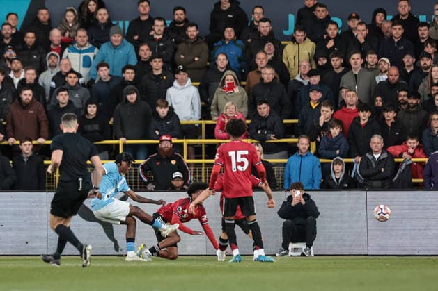 FA Youth Cup Final: Manchester City U18 v Manchester United, ManU U18 Reigan Heskey of Manchester City U18 s scores to make it 2-1 during the FA Youth Cup Final match Manchester City U18 vs Manchester United U18 at Joie Stadium, Manchester, United Kingdom on 14 May 2026 (Photo by Mark Cosgrove News Images) Manchester Joie Stadium Greater Manchester United Kingdom Copyright: xMarkxCosgrove NewsxImagesx