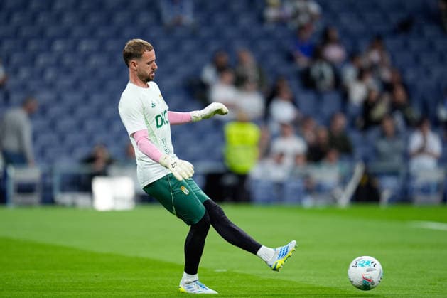 May 14, 2026, Madrid, Madrid, Spain: Aaron Escandell of Real Oviedo warms up during the Spanish League, LaLiga EA Sports, football match played between Real Madrid and Real Oviedo at Bernabeu stadium on May 14, 2026, in Madrid, Spain. Real Madrid V Real Oviedo - LaLiga EA Sports  - ZUMAa181 20260514_zaa_a181_096 Copyright: xDennisxAgyemanx