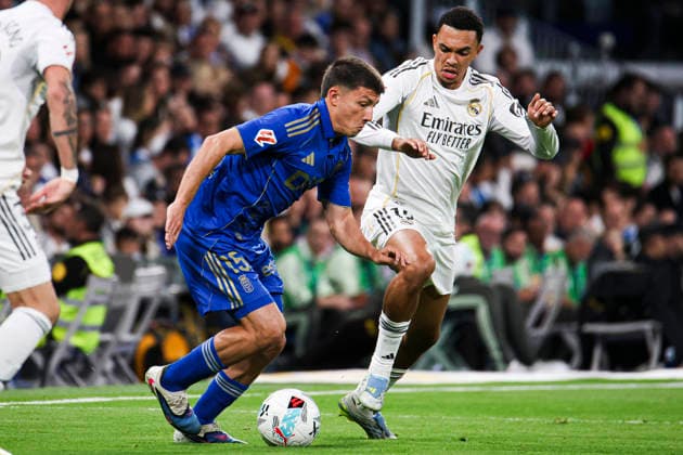Real Madrid CF vs. Real Oviedo, on the 36th matchday of the 2025 26 Spanish First Division May 14, 2026, Madrid, Spain: Thiago Fernandez is defended by Trent Alexander Arnold during the Spanish championship LaLiga football match between Real Madrid CF and Real Oviedo on 14 May 2026 at Estadio Santiago Bernabeu in Madrid, Spain. Madrid, Spain Madrid Madrid Spain Copyright: xAlejandroxMatiasx