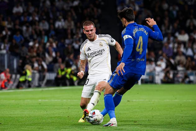 Real Madrid CF vs. Real Oviedo, on the 36th matchday of the 2025 26 Spanish First Division May 14, 2026, Madrid, Spain: Franco Mastantuono is defended by Costas during the Spanish championship LaLiga football match between Real Madrid CF and Real Oviedo on 14 May 2026 at Estadio Santiago Bernabeu in Madrid, Spain. Madrid, Spain Madrid Madrid Spain Copyright: xAlejandroxMatiasx