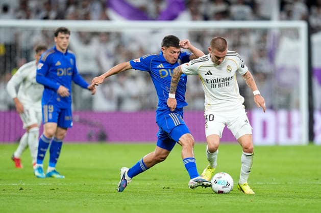 May 14, 2026, Madrid, Madrid, Spain: Franco Mastantuono of Real Madrid CF and Alberto Reina of Real Oviedo in action during the Spanish League, LaLiga EA Sports, football match played between Real Madrid and Real Oviedo at Bernabeu stadium on May 14, 2026, in Madrid, Spain. Real Madrid V Real Oviedo - LaLiga EA Sports  - ZUMAa181 20260514_zaa_a181_117 Copyright: xOscarxJ.xBarrosox
