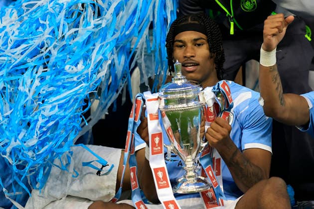 U18 Manchester City v U18 Manchester United, ManU FA Youth Cup Winning goalscorer Reigan Heskey (11) of Manchester City with the FA Youth Cup at the end of the FA Youth Cup Final match between U18 Manchester City and U18 Manchester United at the Joie Stadium, Manchester, UK on 14 May 2026. Manchester Joie Stadium Gt Manchester UK Editorial use only DataCo restrictions apply See www.football-dataco.com , Copyright: xConorxMolloyx PSI-24255-0052