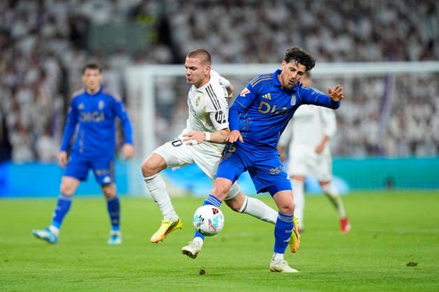 May 14, 2026, Madrid, Madrid, Spain: Franco Mastantuono of Real Madrid CF and Alberto Reina of Real Oviedo in action during the Spanish League, LaLiga EA Sports, football match played between Real Madrid and Real Oviedo at Bernabeu stadium on May 14, 2026, in Madrid, Spain. Madrid Spain - ZUMAa181 20260514_zaa_a181_104 Copyright: xOscarxJ.xBarrosox