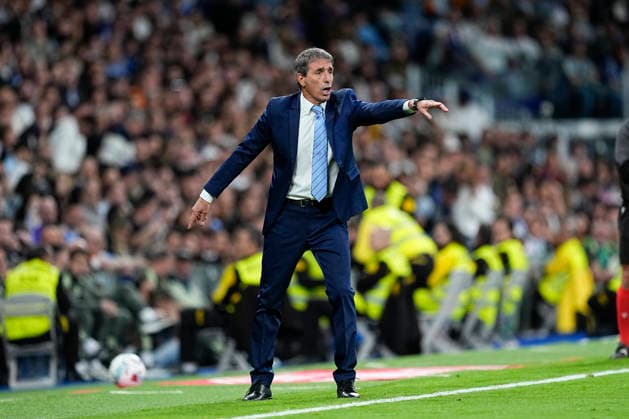 May 14, 2026, Madrid, Madrid, Spain: Guillermo Almada, head coach of Real Oviedo, gestures during the Spanish League, LaLiga EA Sports, football match played between Real Madrid and Real Oviedo at Bernabeu stadium on May 14, 2026, in Madrid, Spain. Real Madrid V Real Oviedo - LaLiga EA Sports  - ZUMAa181 20260514_zaa_a181_166 Copyright: xOscarxJ.xBarrosox