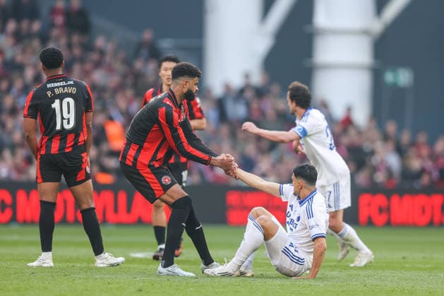 FC Copenhagen v FC Midtjylland, Oddset Cup final 2026, Copenhagen, Denmark Copenhagen, Denmark. 14th, May 2026. Philip Billing (L) of FC Midtjylland and Mohamed Elyounoussi (R) of FC Midtjylland seen during the 2026 Oddset Cup final between FC Copenhagen and FC Midtjylland at Parken in Copenhagen. Denmark, Copenhagen  Copyright: xGonzalesxPhoto RunexMathiesenx