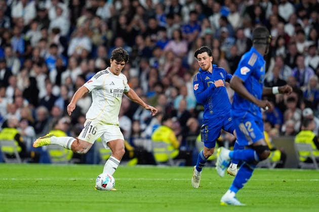 May 14, 2026, Madrid, Madrid, Spain: Gonzalo Garcia of Real Madrid CF plays the ball during the Spanish League, LaLiga EA Sports, football match played between Real Madrid and Real Oviedo at Bernabeu stadium on May 14, 2026, in Madrid, Spain. Madrid Spain - ZUMAa181 20260514_zaa_a181_216 Copyright: xDennisxAgyemanx