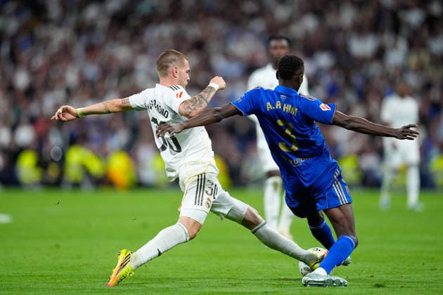May 14, 2026, Madrid, Madrid, Spain: Franco Mastantuono of Real Madrid CF and Rahim Alhassane of Real Oviedo compete for the ball during the Spanish League, LaLiga EA Sports, football match played between Real Madrid and Real Oviedo at Bernabeu stadium on May 14, 2026, in Madrid, Spain. Madrid Spain - ZUMAa181 20260514_zaa_a181_214 Copyright: xDennisxAgyemanx