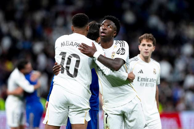 LA LIGA EA Sports - Real Madrid vs Oviedo MADRID, SPAIN - May 14:Kylian Mbappe of Real Madrid and Vinicius Jr of Real Madrid during the La Liga 2025 26 match between Real Madrid and Oviedo at Santiago Bernabeu Stadium. (Photo by Guillermo Martinez) Madrid Santiago Bernabeu Stadium Spain Copyright: xGuillermoxMartinezx