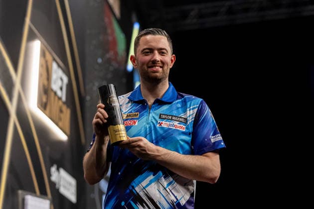 Darts BetMGM Premier League Luke Humphries celebrates winning the Final with trophy after the BetMGM Premier League darts, at Utilita Arena, Birmingham, UK on 14 May 2026. Birmingham Utilita Arena Midlands UK Editorial use only , Copyright: xManjitxNarotrax PSI-24244-0049