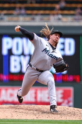 May 14, 2026, Minneapolis, Minnesota, USA: Miami Marlins pitcher LAKE BACHAR (84) pitches in the sixth inning during a MLB, Baseball Herren, USA Baseball game between the Miami Marlins and the Minnesota Twins at Target Field in Minneapolis, Minnesota on May 14th, 2026. ZUMA Press Wire. Minneapolis USA - ZUMAg254 20260514_zsp_g254_059 Copyright: xStevenxGarciax
