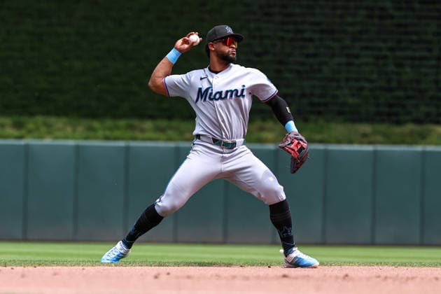 May 14, 2026, Minneapolis, Minnesota, USA: Miami Marlins shortstop OTTO LOPEZ (6) throws the ball to first base in the fifth inning during a MLB, Baseball Herren, USA Baseball game between the Miami Marlins and the Minnesota Twins at Target Field in Minneapolis, Minnesota on May 14th, 2026. ZUMA Press Wire. Minneapolis USA - ZUMAg254 20260514_zsp_g254_054 Copyright: xStevenxGarciax