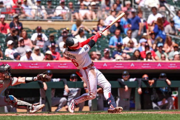 May 14, 2026, Minneapolis, Minnesota, USA: Minnesota Twins right fielder AUSTIN MARTIN (16) hits a two-run RBI double in the second inning during a MLB, Baseball Herren, USA Baseball game between the Miami Marlins and the Minnesota Twins at Target Field in Minneapolis, Minnesota on May 14th, 2026. ZUMA Press Wire. Minneapolis USA - ZUMAg254 20260514_zsp_g254_047 Copyright: xStevenxGarciax