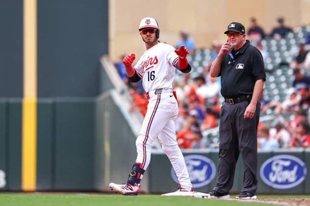 May 14, 2026, Minneapolis, Minnesota, USA: Minnesota Twins right fielder AUSTIN MARTIN (16) celebrates a RBI single in the eighth inning during a MLB, Baseball Herren, USA Baseball game between the Miami Marlins and the Minnesota Twins at Target Field in Minneapolis, Minnesota on May 14th, 2026. ZUMA Press Wire. Minneapolis USA - ZUMAg254 20260514_zsp_g254_036 Copyright: xStevenxGarciax