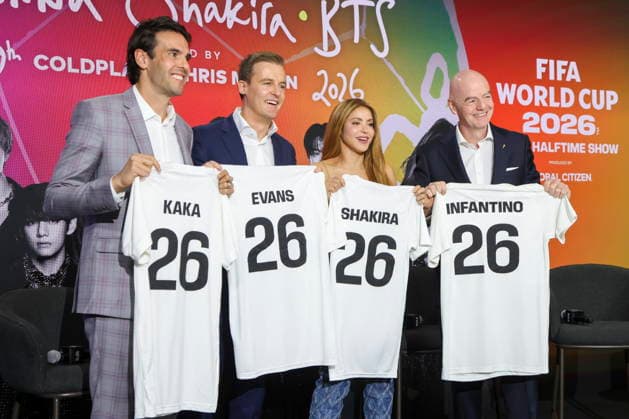 Global Citizen and FIFA announce World Cup Final Halftime Show (L-R) Brazilian former soccer player Kaka, CEO & Founder of Global Citizen Hugh Evans, Colombian artist Shakira and FIFA President Gianni Infantino hold up personalized jerseys during Global Citizen NOW in New York, New York, USA, 14 May 2026. Global Citizen and FIFA announced that the FIFA World Cup, WM, Weltmeisterschaft, Fussball Final Halftime Show on 19 July will feature Madonna, Shakira, and BTS as headliners. NEW YORK NEW YORK United States Copyright: xSARAHxYENESELx