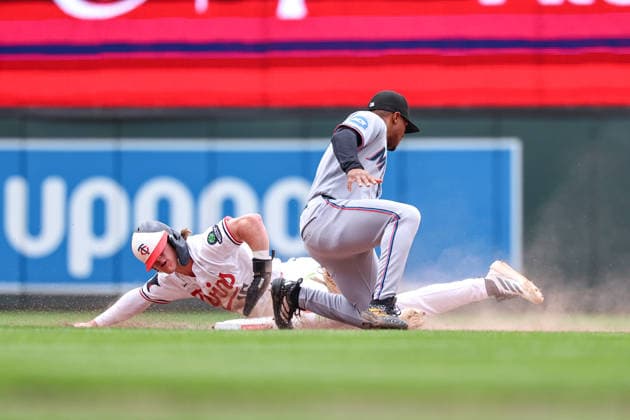 May 14, 2026, Minneapolis, Minnesota, USA: Minnesota Twins second baseman LUKE KEASCHALL (15) slides safely into second base for a stolen base in the eighth inning during a MLB, Baseball Herren, USA Baseball game between the Miami Marlins and the Minnesota Twins at Target Field in Minneapolis, Minnesota on May 14th, 2026. ZUMA Press Wire. Minneapolis USA - ZUMAg254 20260514_zsp_g254_007 Copyright: xStevenxGarciax