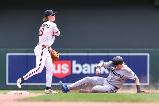May 14, 2026, Minneapolis, Minnesota, USA: Minnesota Twins second baseman LUKE KEASCHALL (15) makes the play to first base for a double play in the fifth inning during a MLB, Baseball Herren, USA Baseball game between the Miami Marlins and the Minnesota Twins at Target Field in Minneapolis, Minnesota on May 14th, 2026. ZUMA Press Wire. Minneapolis USA - ZUMAg254 20260514_zsp_g254_010 Copyright: xStevenxGarciax