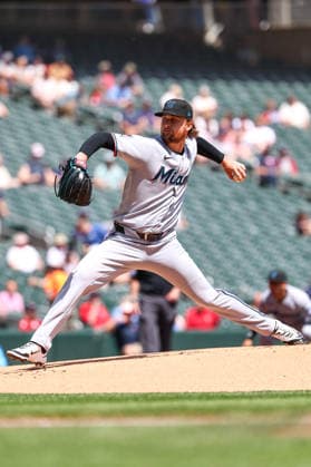May 14, 2026, Minneapolis, Minnesota, USA: Miami Marlins starting pitcher BRAXTON GARRETT (20) pitches against the Minnesota Twins in the first inning during a MLB, Baseball Herren, USA Baseball game between the Miami Marlins and the Minnesota Twins at Target Field in Minneapolis, Minnesota on May 14th, 2026. ZUMA Press Wire. Minneapolis USA - ZUMAg254 20260514_zsp_g254_012 Copyright: xStevenxGarciax