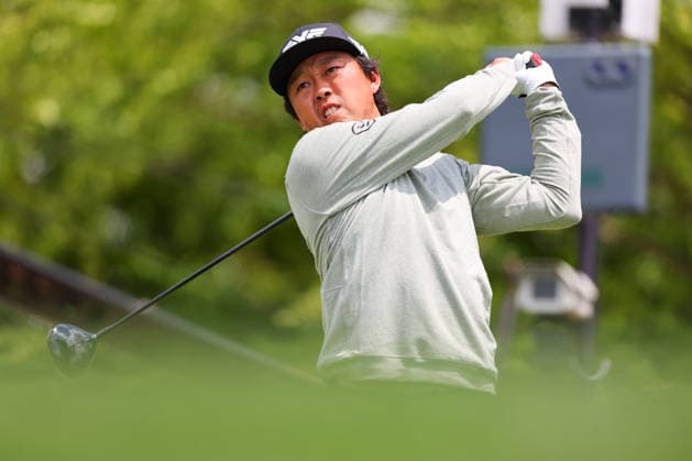 NEWTON SQUARE, PA - MAY 14: David Lipsky of the United States tees off at the tenth tee during round 1 of the 2026 PGA, Golf Herren Championship on May 14, 2026 at Aronimink Golf Club in Newtown Square, Pennsylvania. (Photo by Rich Graessle Icon Sportswire) GOLF: MAY 14 PGA PGA Championship EDITORIAL USE ONLY Icon260514254611