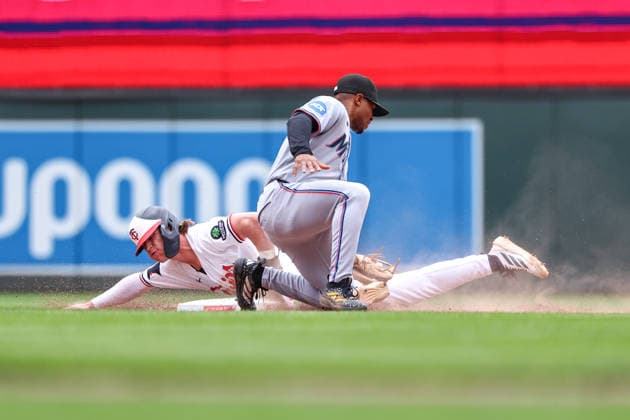 May 14, 2026, Minneapolis, Minnesota, USA: Minnesota Twins second baseman LUKE KEASCHALL (15) slides safely into second base for a stolen base in the eighth inning during a MLB, Baseball Herren, USA Baseball game between the Miami Marlins and the Minnesota Twins at Target Field in Minneapolis, Minnesota on May 14th, 2026. ZUMA Press Wire. Minneapolis USA - ZUMAg254 20260514_zsp_g254_014 Copyright: xStevenxGarciax