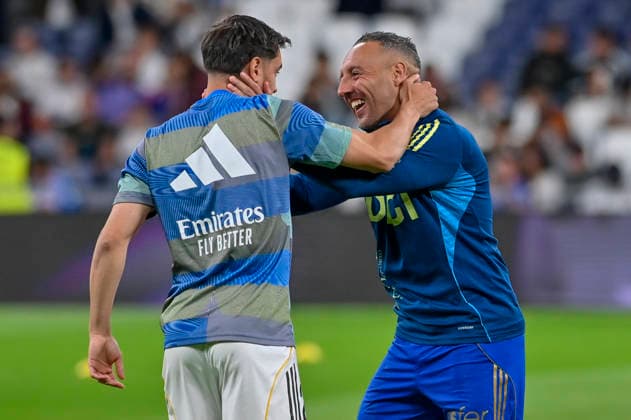 May 15, 2026, Madrid, Madrid, Spain: CAZORLA SANTI of Real Oviedo during the match corresponding to the thirty-six round of the 2025 26 First Division National League Championship between REAL MADRID C.F. Vs REAL OVIEDO, played at the Bernabeu Stadium on May 14, 2026, in Madrid, Spain. Madrid Spain - ZUMAc312 20260515_zsp_c312_100 Copyright: xOscarxManuelxSanchezx