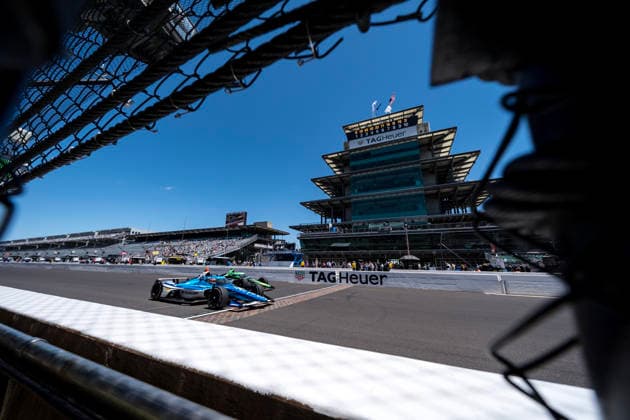 May 14, 2026, Speedway, In, USA: NTT IndyCar, Indy Car, IRL, USA SERIES driver, RINUS VEEKAY (76) (NLD) of Hoofddorp, Netherlands, crosses the yard of bricks during a practice session for the Indianapolis 500 race at the Indianapolis Motor Speedway in SPEEDWAY IN. Speedway USA - ZUMAa161 20260514_aaa_a161_002 Copyright: xWalterxG.xArcexSr.x