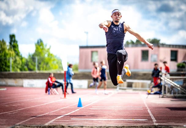 7. Wiesbadener Sprungmeeting - WI JUMP!; Wiesbaden, 14.05.2026 Milan Klosowski (Cologne Athletics) im Dreisprung; 7. Wiesbadener Sprungmeeting - WI JUMP! am 14.05.2026 im Helmut-Schön-Sportpark in Wiesbaden (Hessen). Copyright: xBEAUTIFULxSPORTS R.xSchmittx