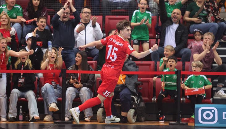 Stuttgart , Futsal Bundesliga Finale Deutsche Meisterschaft Spiel 2 , TSV Weilimdorf vs. HOT 05 Futsal , Lukas Dorfschmid ( Weilimdorf )