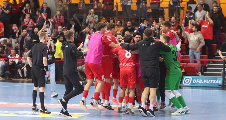 Stuttgart , Futsal Bundesliga Finale Deutsche Meisterschaft Spiel 2 , TSV Weilimdorf vs. HOT 05 Futsal , Jubel Weilimdorf