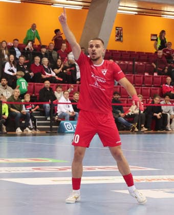 Stuttgart , Futsal Bundesliga Finale Deutsche Meisterschaft Spiel 2 , TSV Weilimdorf vs. HOT 05 Futsal , Amer Dzindic ( Weilimdorf ) )
