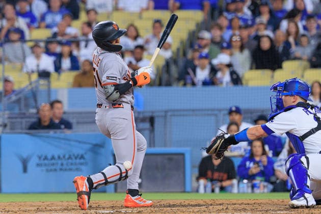 May 14, 2026, Los Angeles, California, USA: Jung Hoo Lee 51 of the San Francisco Giants gets struck by a wild pitch during a regular season MLB, Baseball Herren, USA game against the Los Angeles Dodgers on Thursday May 14, 2026 at Dodger Stadium in Los Angeles, California. JAVIER ROJAS PI Dodgers defeat Giants, 5-2. JAVIER ROJAS PI Los Angeles USA - ZUMAp124 20260514_zaa_p124_008 Copyright: xJavierxRojasx