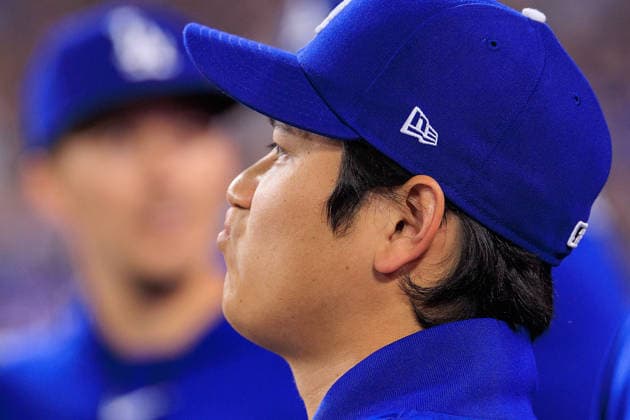 May 14, 2026, Los Angeles, California, USA: Shohei Ohtani 17 of the Los Angeles Dodgers roams the dugout after being rested in a regular season MLB, Baseball Herren, USA game against the San Francisco Giants on Thursday May 14, 2026 at Dodger Stadium in Los Angeles, California. Dodgers defeat Giants, 5-2. JAVIER ROJAS PI Dodgers Defeat Giants, 5-2 - ZUMAp124 20260514_zaa_p124_011 Copyright: xJavierxRojasx