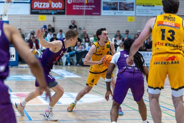 Robin Lodders (BG Goettingen, 11) Gian Bahattin Aydinoglu (Bozic Estriche Knights Kirchheim, 04) Jordan Sears (BG Goettingen, 03) Nicholas Gerard Spinoso (Bozic Estriche Knights Kirchheim, 13) GER, Bozic Estriche Knights Kirchheim vs. BG Goettingen, BARMER 2. Basketball Bundesliga, Playoffs Spiel 4, Saison 2025 2026, 14.05.2026 GER, Bozic Estriche Knights Kirchheim vs. BG Goettingen, BARMER 2. Basketball Bundesliga, Playoffs Spiel 4, Saison 2025 2026, 14.05.2026 Goeppingen Copyright: xEibner-Pressefoto NinaxSanderx EP_NSR