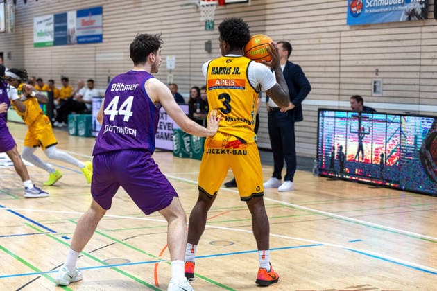 Julius Boehmer. (BG Goettingen, 44) Charles Tyorne Harris Jr. (Bozic Estriche Knights Kirchheim, 03) GER, Bozic Estriche Knights Kirchheim vs. BG Goettingen, BARMER 2. Basketball Bundesliga, Playoffs Spiel 4, Saison 2025 2026, 14.05.2026 GER, Bozic Estriche Knights Kirchheim vs. BG Goettingen, BARMER 2. Basketball Bundesliga, Playoffs Spiel 4, Saison 2025 2026, 14.05.2026 Goeppingen Copyright: xEibner-Pressefoto NinaxSanderx EP_NSR