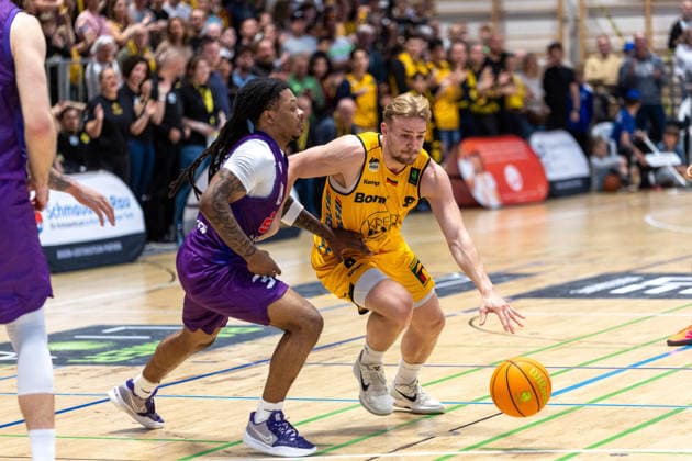 Jordan Sears (BG Goettingen, 03) Lucas Mayer (Bozic Estriche Knights Kirchheim, 08) GER, Bozic Estriche Knights Kirchheim vs. BG Goettingen, BARMER 2. Basketball Bundesliga, Playoffs Spiel 4, Saison 2025 2026, 14.05.2026 GER, Bozic Estriche Knights Kirchheim vs. BG Goettingen, BARMER 2. Basketball Bundesliga, Playoffs Spiel 4, Saison 2025 2026, 14.05.2026 Goeppingen Copyright: xEibner-Pressefoto NinaxSanderx EP_NSR