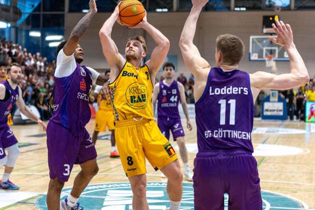 Jordan Sears (BG Goettingen, 03) Lucas Mayer (Bozic Estriche Knights Kirchheim, 08) Julius Boehmer. (BG Goettingen, 44) Robin Lodders (BG Goettingen, 11) GER, Bozic Estriche Knights Kirchheim vs. BG Goettingen, BARMER 2. Basketball Bundesliga, Playoffs Spiel 4, Saison 2025 2026, 14.05.2026 GER, Bozic Estriche Knights Kirchheim vs. BG Goettingen, BARMER 2. Basketball Bundesliga, Playoffs Spiel 4, Saison 2025 2026, 14.05.2026 Goeppingen Copyright: xEibner-Pressefoto NinaxSanderx EP_NSR