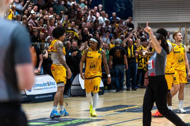 Tylan James Pope (Bozic Estriche Knights Kirchheim, 09) Phillip Montreal Russell (Bozic Estriche Knights Kirchheim, 01) GER, Bozic Estriche Knights Kirchheim vs. BG Goettingen, BARMER 2. Basketball Bundesliga, Playoffs Spiel 4, Saison 2025 2026, 14.05.2026 GER, Bozic Estriche Knights Kirchheim vs. BG Goettingen, BARMER 2. Basketball Bundesliga, Playoffs Spiel 4, Saison 2025 2026, 14.05.2026 Goeppingen Copyright: xEibner-Pressefoto NinaxSanderx EP_NSR