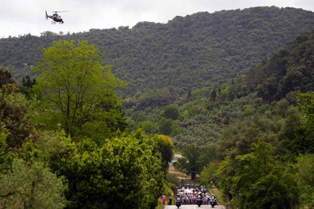 The pack rides during Stage 7 of the Giro d™Italia from Formia to Blockhaus, Italy. Friday May 15, 2026.  Copyright: xFabioxFerrarix xLaPressex
