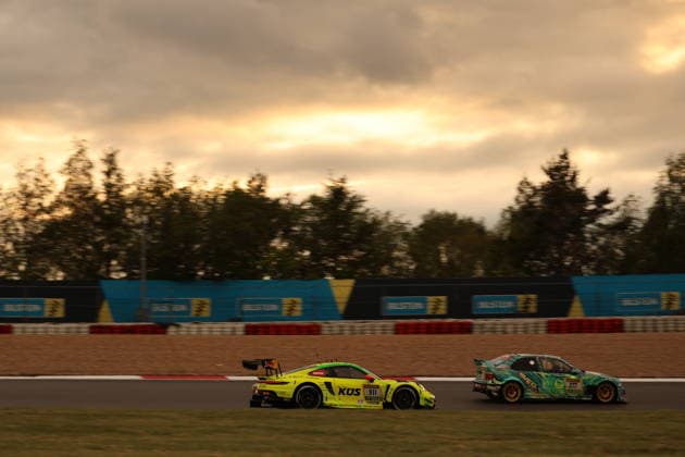 RECORD DATE NOT STATED 911 Kevin Estre (FRA) Thomas Preining (AUT) Ayhancan Gueven (TUR) Matt Campell (AUS), Porsche 911 GT3 R, Team: Manthey Racing (GER) und 277 Marc David Mueller (Ensdorf GER) Henrik Seibel Vilsbiburg GER) Leo Geisler (GER) Michael Harris (GBR), BMW 318Ti, Team: Ravenol Motorsport by MDM Racing (GER) GER, Motorsport, 54. ADAC Ravenol 24H-Rennen Nuerburgring 2025, Qualifying, Donnerstag, Nuerburg, 14.05.2026 GER, Motorsport, 54. ADAC Ravenol 24H-Rennen Nuerburgring 2025, Qualifying, Donnerstag, Nuerburg, 14.05.2026 Nuerburg Copyright: xEibner-Pressefoto JuergenxAugstx EP_JAT