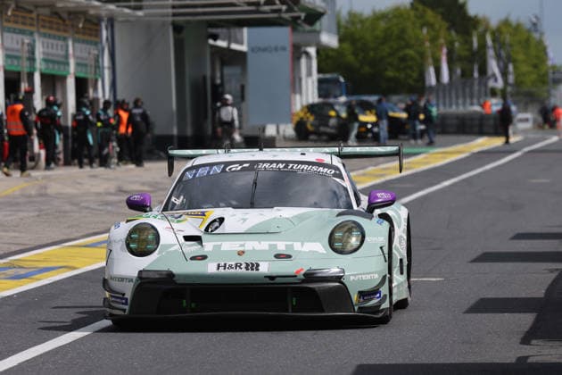 Nürburg, Deutschland 14.-17. Mai 2026: ADAC Ravenol 24h Rennen Nürburgring - 2026 - Freitag Qualifying Boxengasse - Pitlane Im Bild: 24 Lionspeed GP - Porsche 911 GT3 R (992) Evo26 - (Laurin Heinrich GER, Laurens Vanthoor BEL, Ricardo Feller SUI) Nürburgring Rheinland Pfalz Copyright: xFotostandx xFabianxWernerx