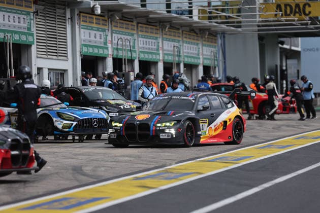 Nürburg, Deutschland 14.-17. Mai 2026: ADAC Ravenol 24h Rennen Nürburgring - 2026 - Freitag Qualifying Boxengasse - Pitlane Im Bild: 81 BMW M Motorsport - BMW M3 Touring 24h - (Jens Klingmann GER, Ugo de Wilde BEL, Connor de Phillippi USA, Neil Verhagen USA) Nürburgring Rheinland Pfalz Copyright: xFotostandx xFabianxWernerx