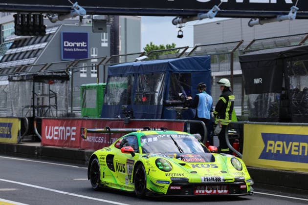 Nürburg, Deutschland 14.-17. Mai 2026: ADAC Ravenol 24h Rennen Nürburgring - 2026 - Freitag Qualifying Boxengasse - Pitlane Grello Im Bild: 911 Manthey Racing GmbH - Porsche 911 GT3 R (992) Evo26 - (Kevin Estre FRA, Ayhancan Güven TUR, Thomas Preining AUT, Matt Campbell AUS) Nürburgring Rheinland Pfalz Copyright: xFotostandx xFabianxWernerx