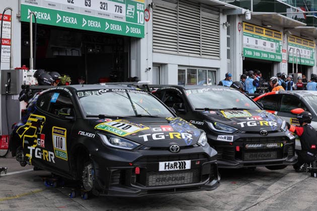 Nürburg, Deutschland 14.-17. Mai 2026: ADAC Ravenol 24h Rennen Nürburgring - 2026 - Freitag Qualifying Boxengasse - Pitlane Im Bild: 109 TOYOTA GAZOO ROOKIE Racing - Toyota GR Yaris - (Morizo JPN, Daisuke Toyoda JPN, Hiroaki Ishiura JPN, Kazuya Oshima JPN) 110 TOYOTA GAZOO ROOKIE Racing - Toyota GR Yaris - (Morizo JPN, Daisuke Toyoda JPN, Masahiro Sasaki JPN, Kazuya Oshima JPN) Nürburgring Rheinland Pfalz Copyright: xFotostandx xFabianxWernerx